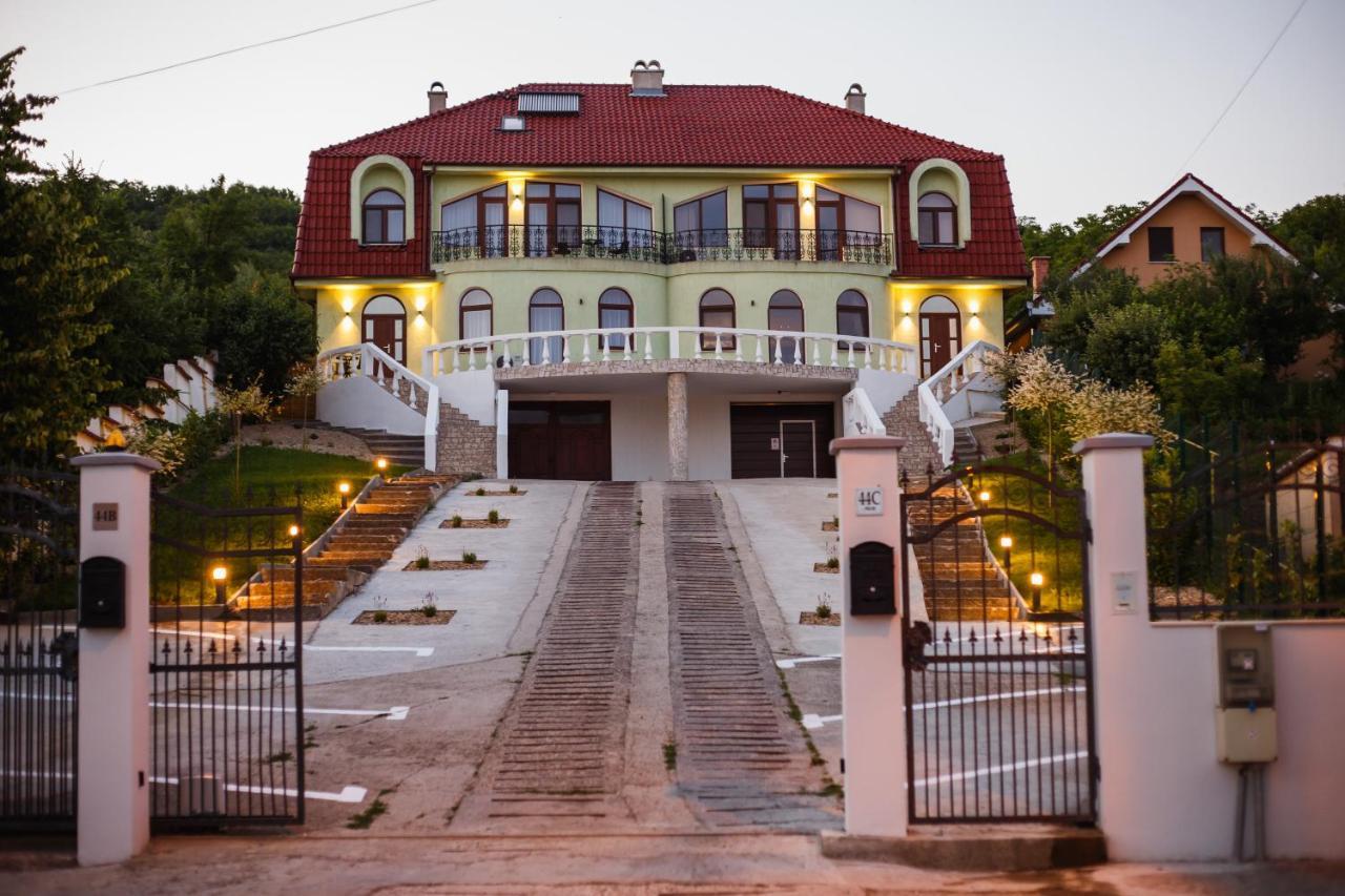 Rya Residence Oradea Eksteriør bilde